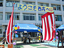 2年3組/校門装飾「Go-West-Gate!!」